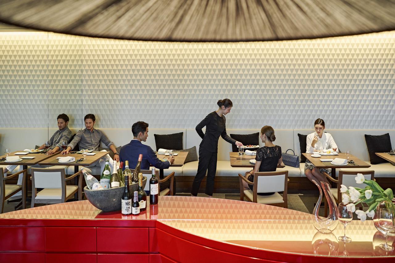 Silks Club Kaohsiung Exterior foto The Wing at Hong Kong International Airport